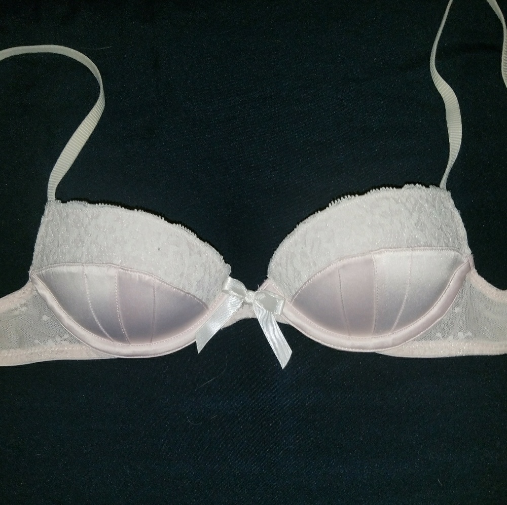 Light pink/ white lightly lined sexy demi bra 32a